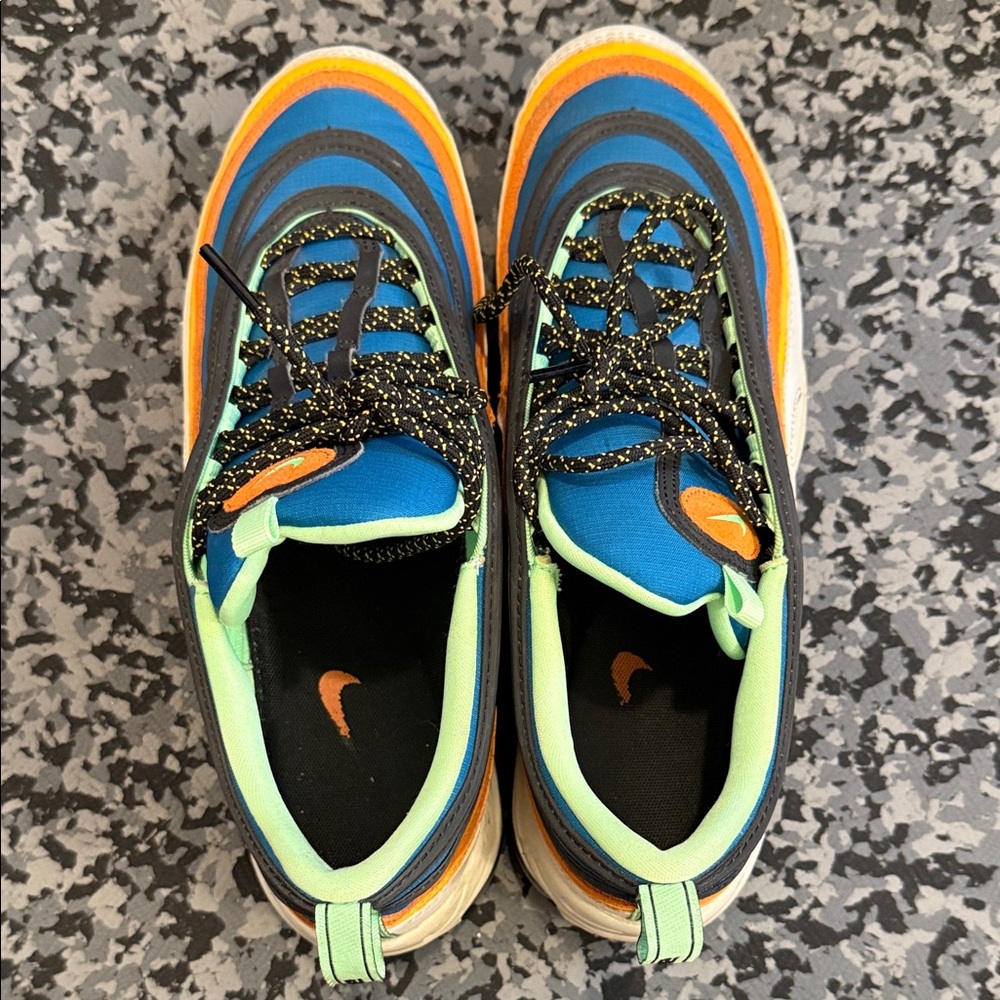 Nike Colourful Men’s Air Max Sneakers - Picture 3 of 6